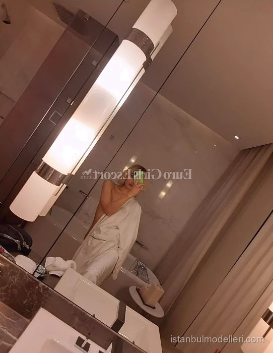 Kozyatağı / İstanbul Escort Nina
